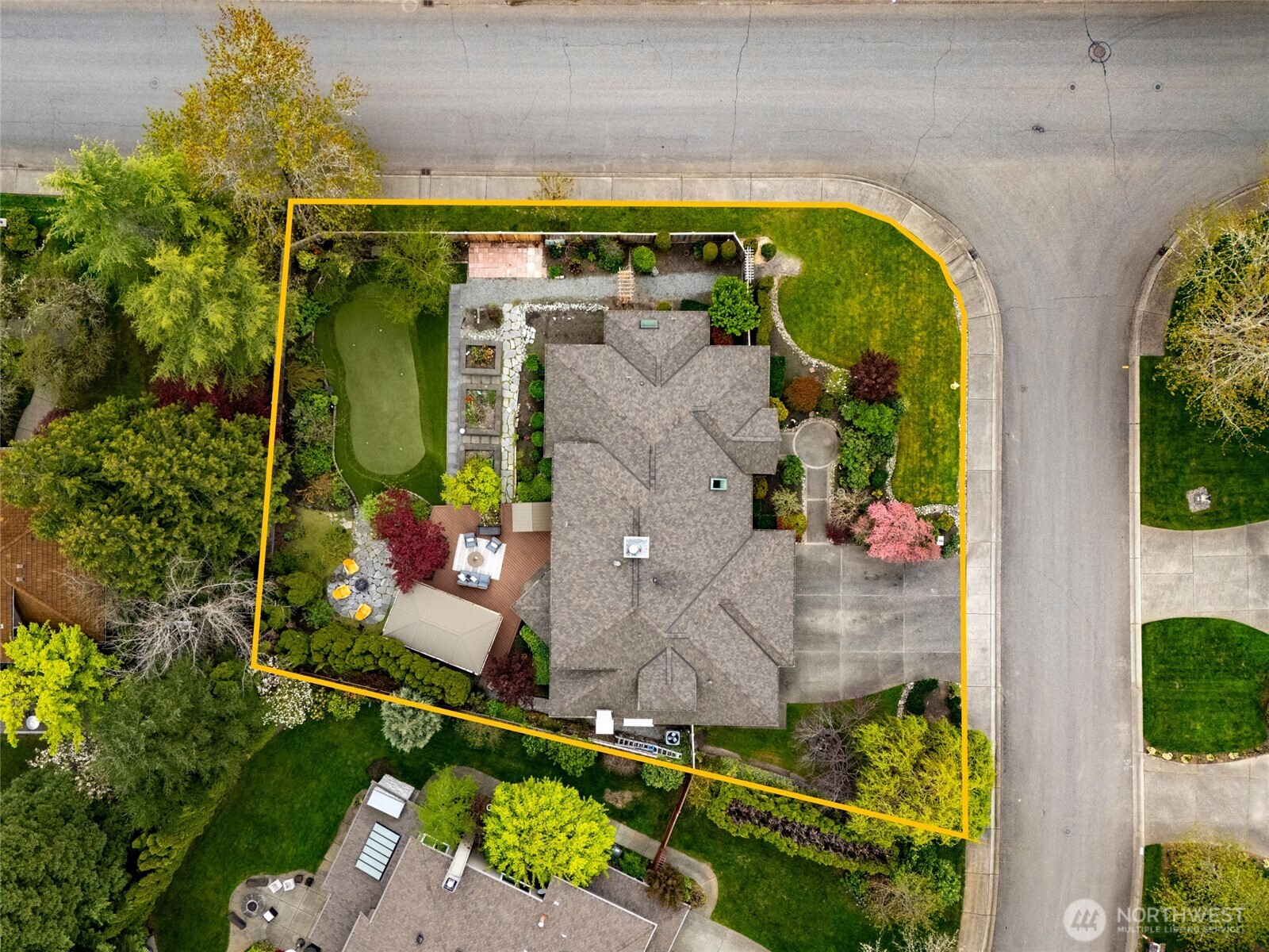 2636 259th Court SE, Sammamish, WA 98075