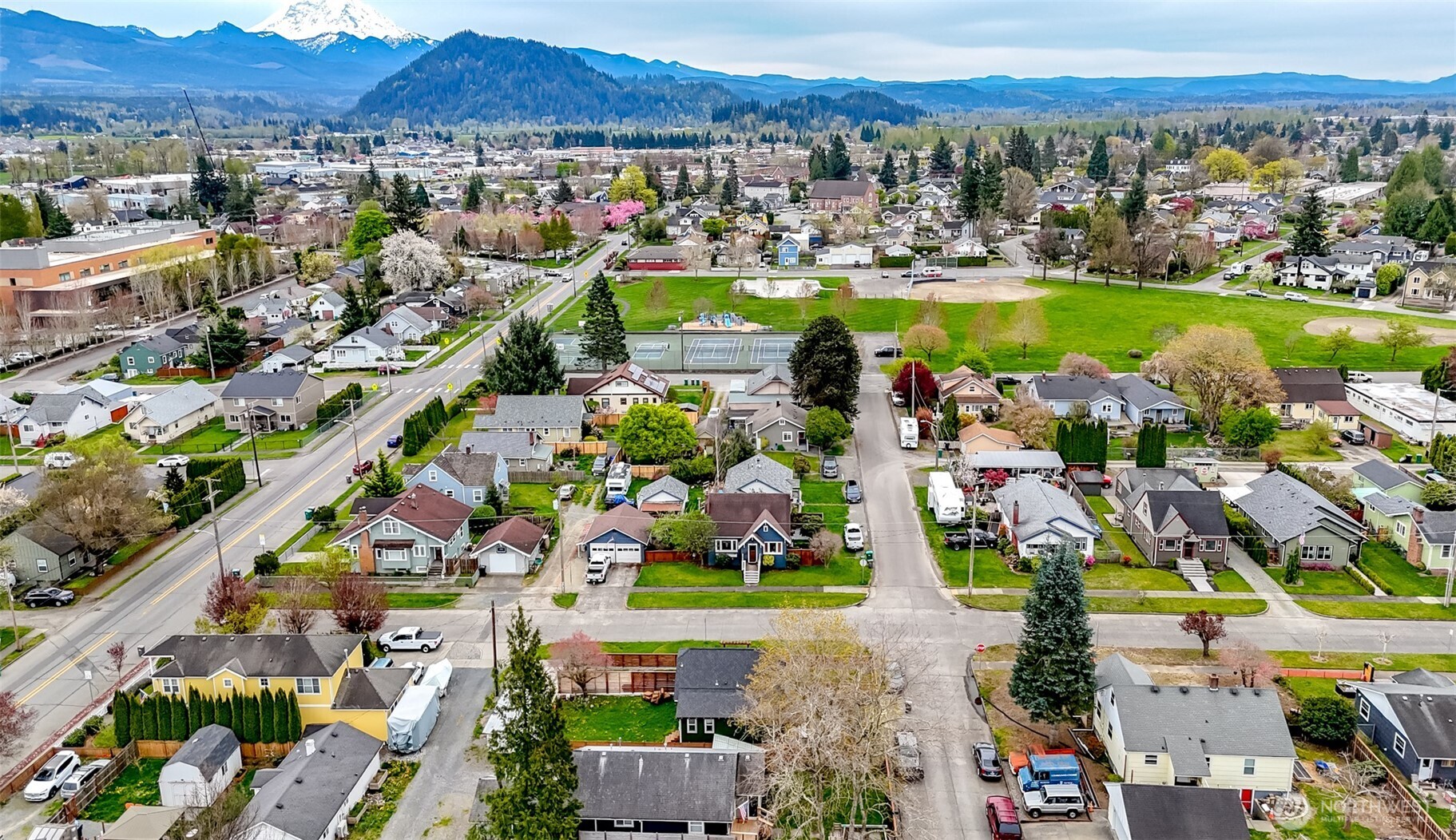 3015 Fredrickson Street , Enumclaw, WA 98022