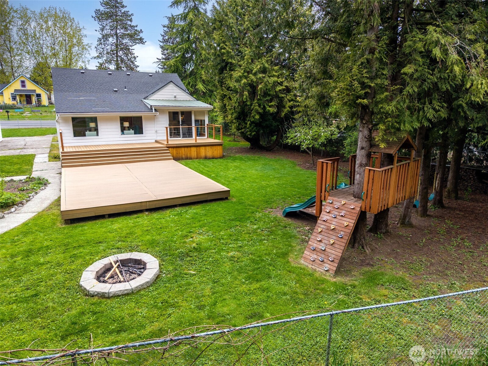 10203 McKinley Avenue E, Tacoma, WA 98445