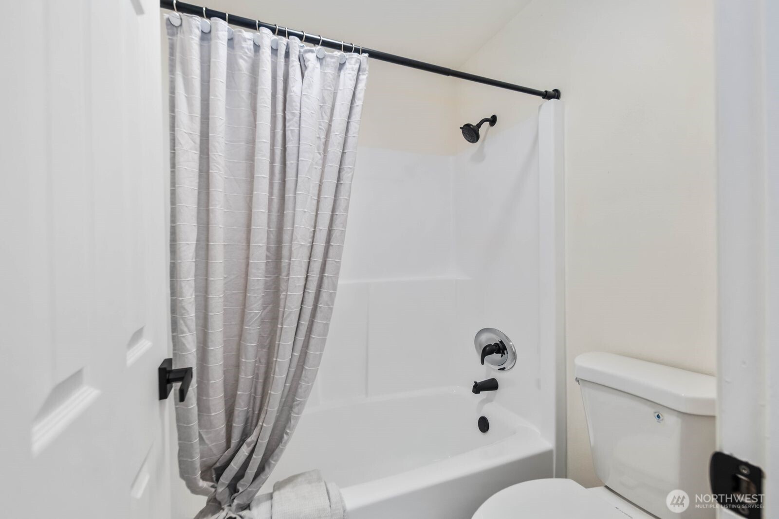 17415 6th Avenue E, Spanaway, WA 98387-7827