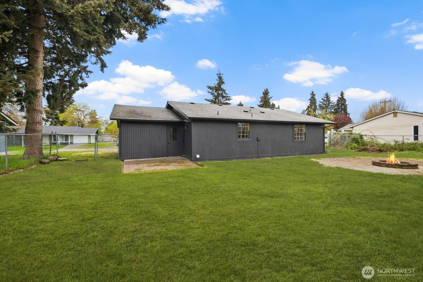 17415 6th Avenue E, Spanaway, WA 98387-7827
