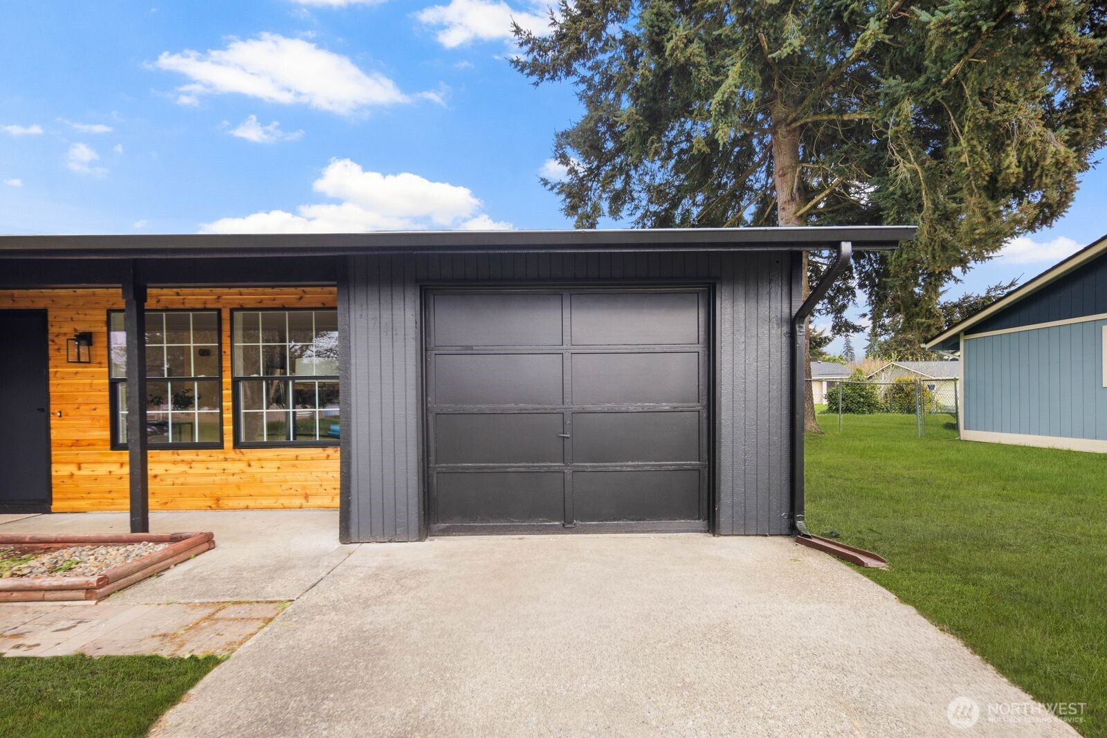 17415 6th Avenue E, Spanaway, WA 98387-7827