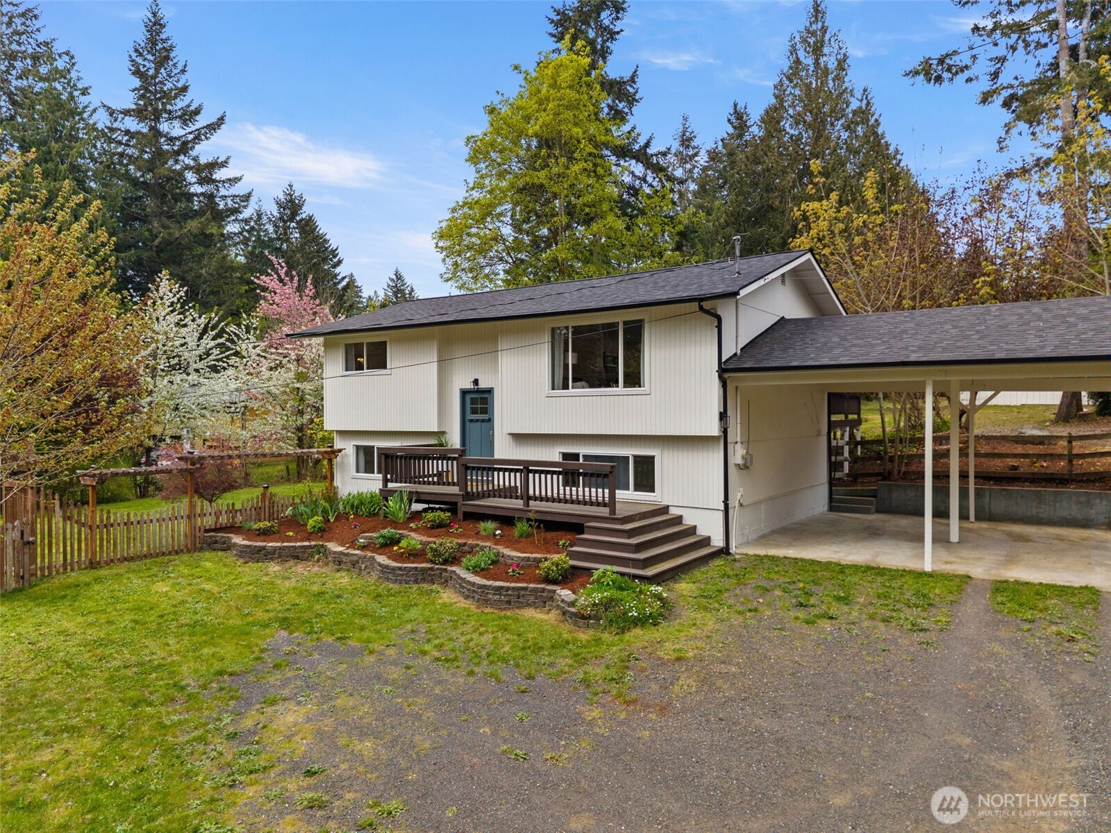 4631 E Grapeview Loop Road , Allyn, WA 98524