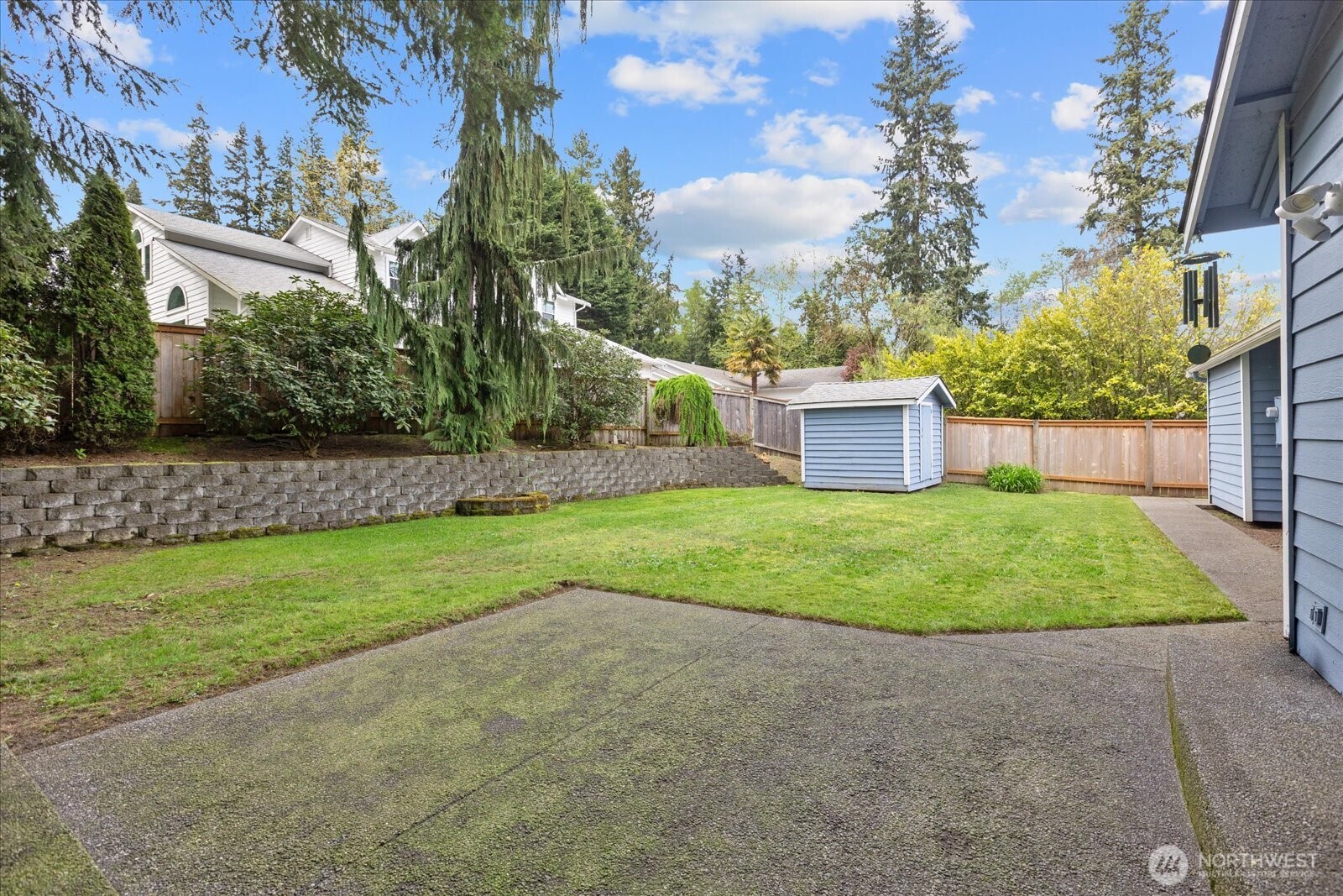 7118 Highland Drive , Everett, WA 98203-5731