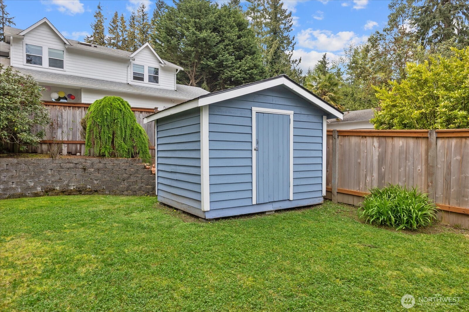 7118 Highland Drive , Everett, WA 98203-5731