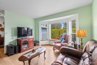 7118 Highland Drive , Everett, WA 98203-5731 - Photo 4