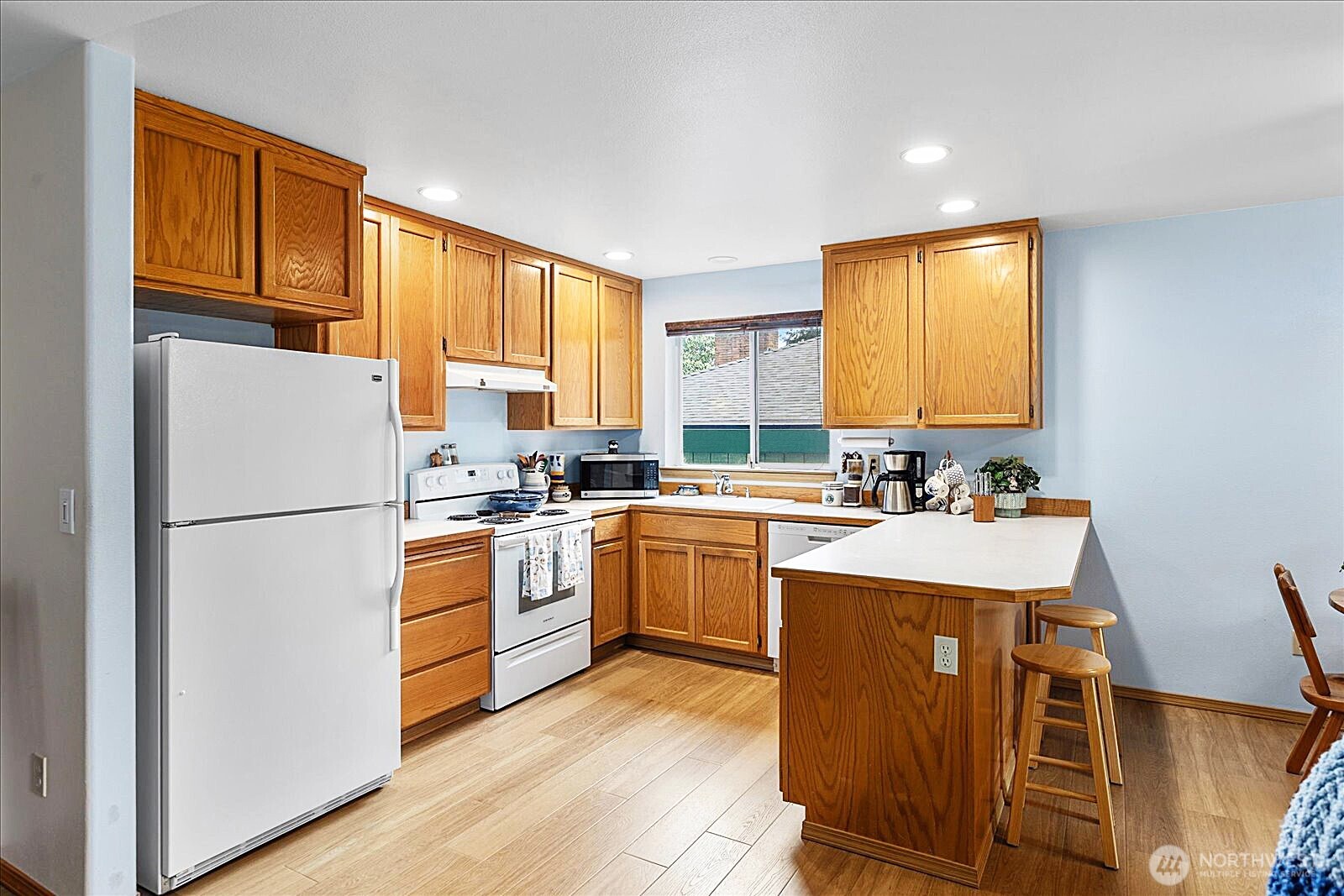 7118 Highland Drive , Everett, WA 98203-5731