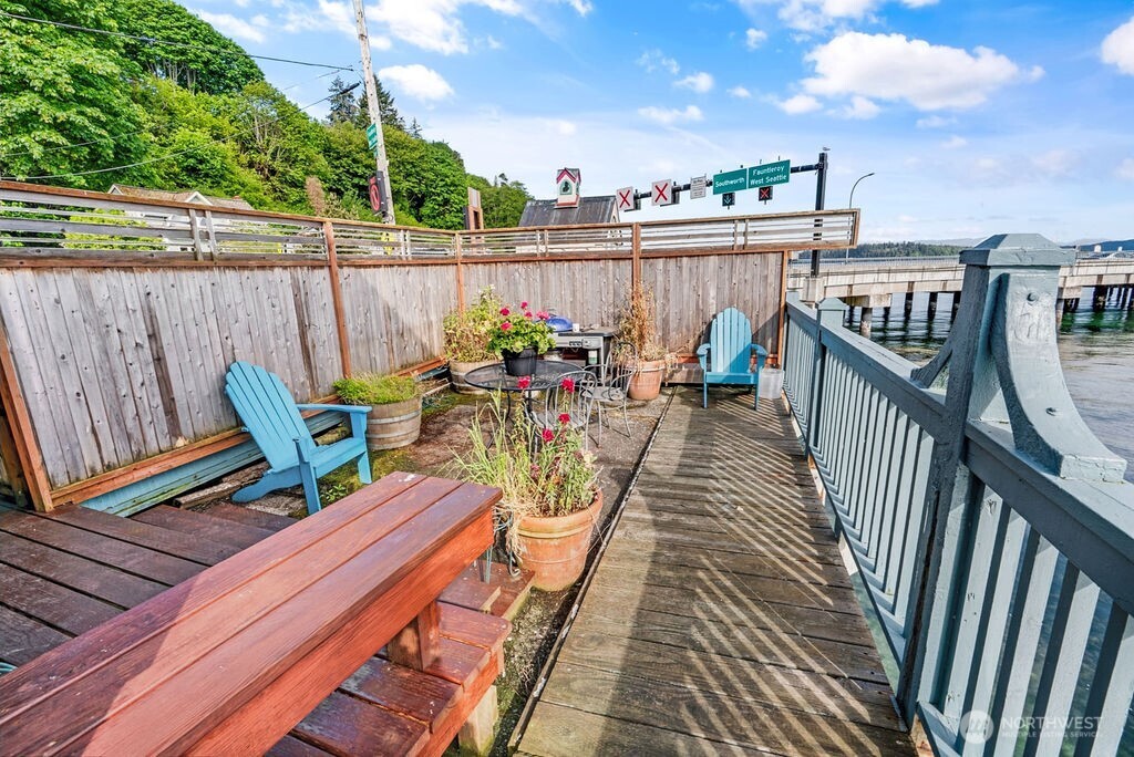 10824 Vashon Highway SW, Vashon, WA 98070