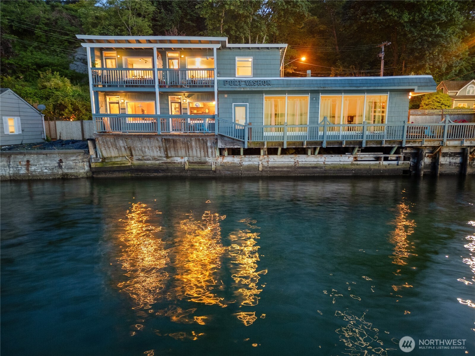 10824 Vashon Highway SW, Vashon, WA 98070