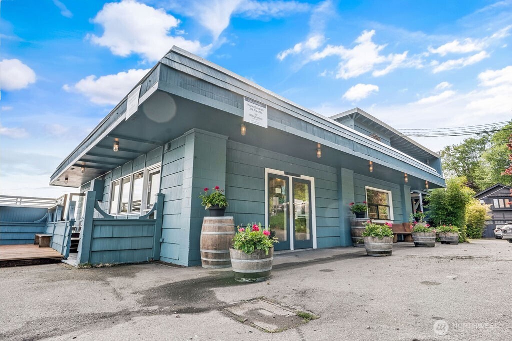 10824 Vashon Highway SW, Vashon, WA 98070