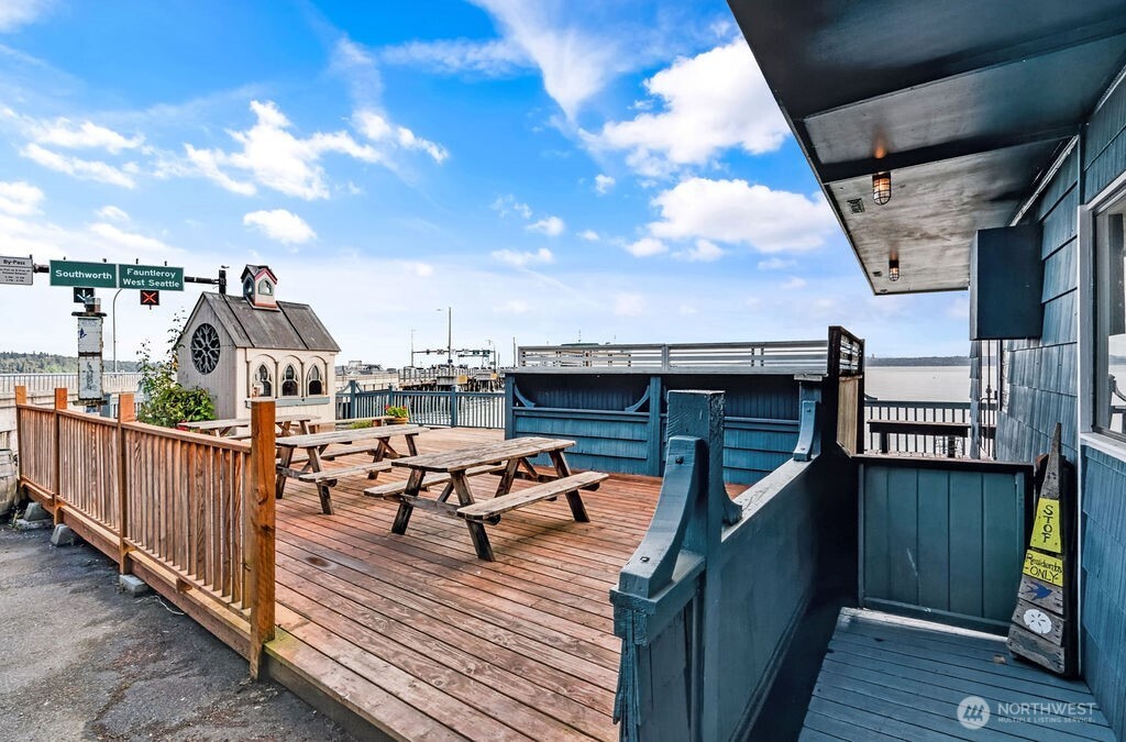 10824 Vashon Highway SW, Vashon, WA 98070