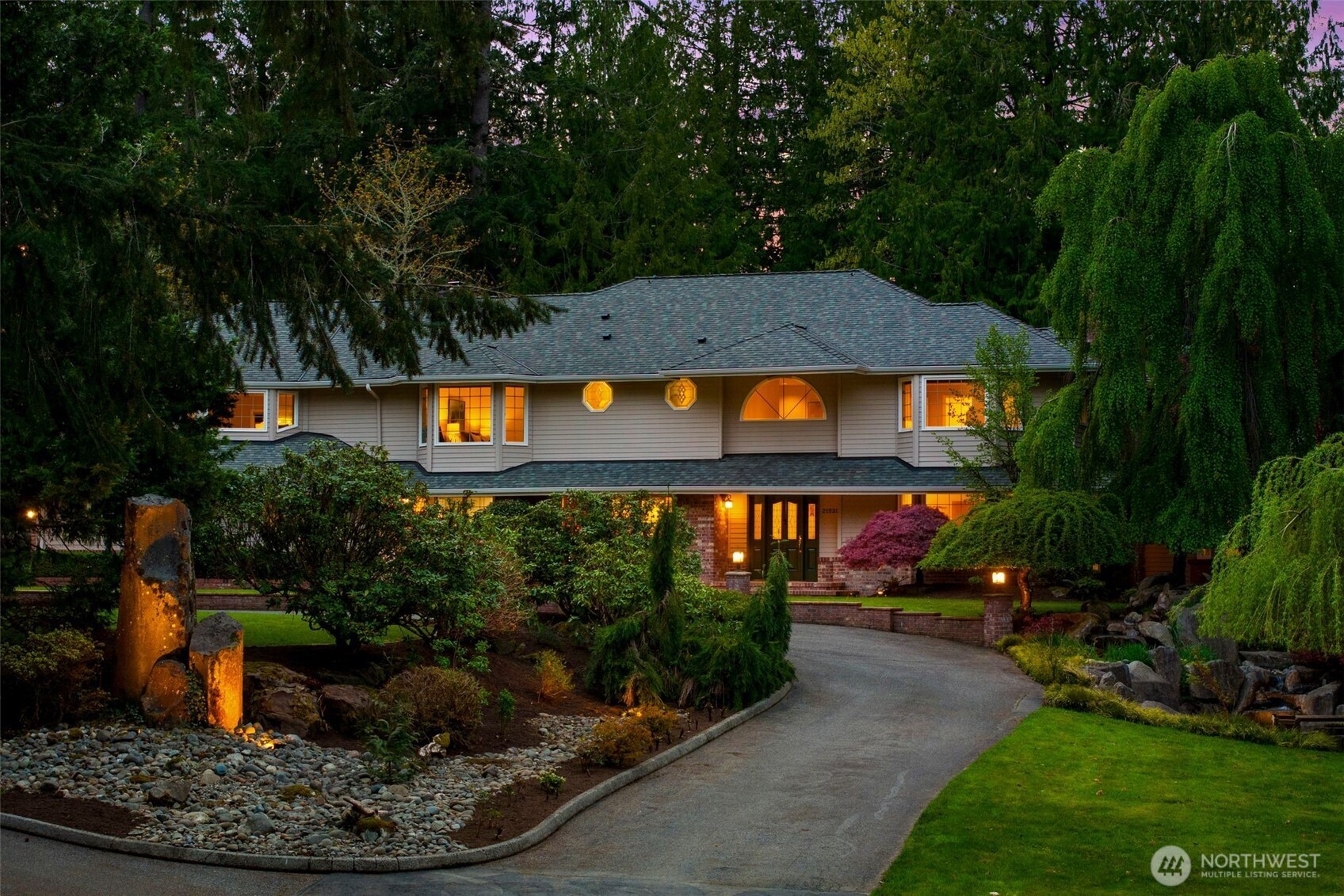 21520 SE 13th Place , Sammamish, WA 98075