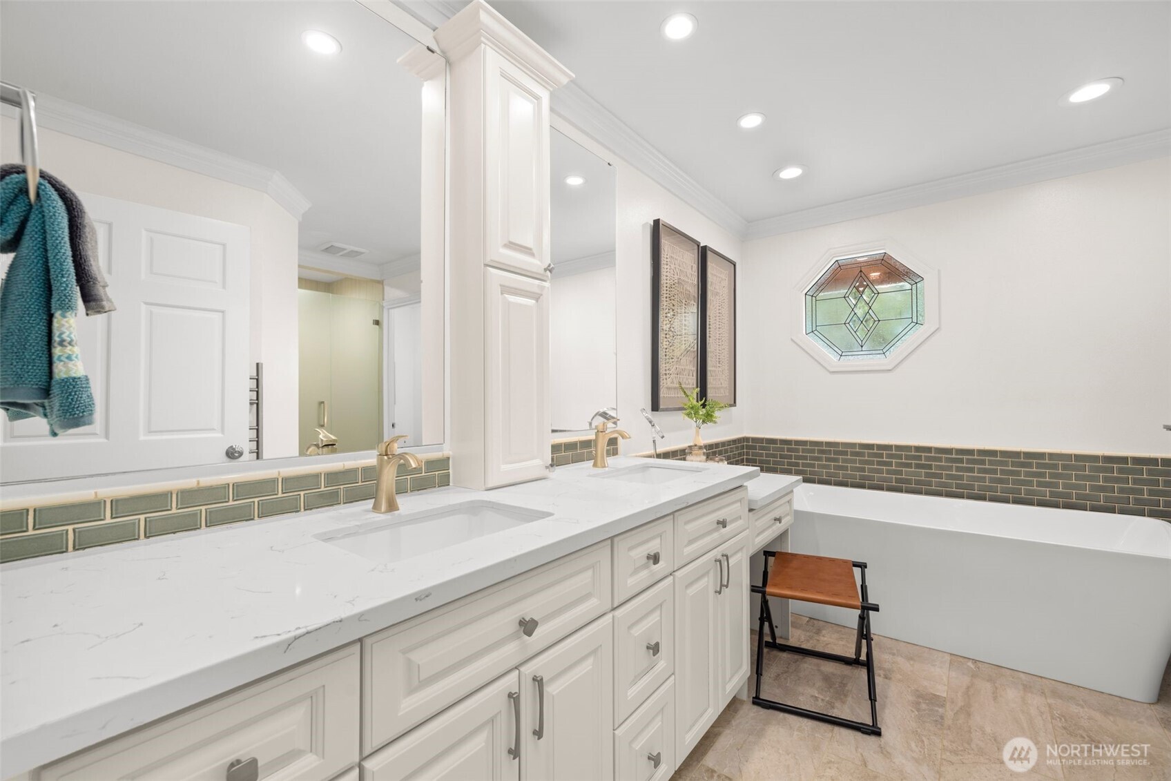 21520 SE 13th Place , Sammamish, WA 98075