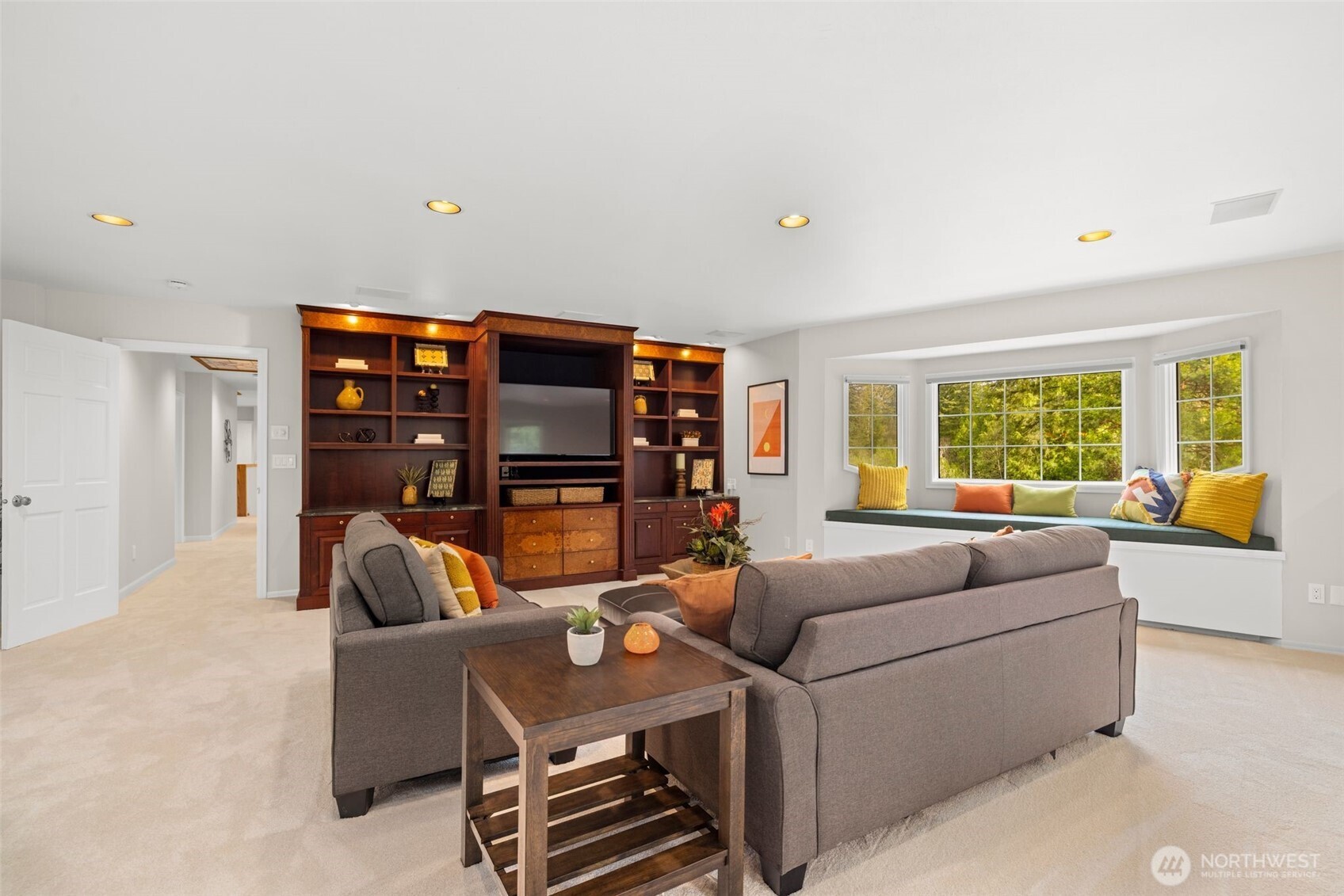 21520 SE 13th Place , Sammamish, WA 98075