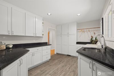 21520 SE 13th Place , Sammamish, WA 98075 - Photo 26