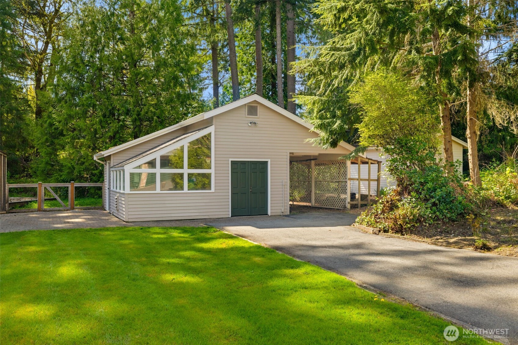 21520 SE 13th Place , Sammamish, WA 98075
