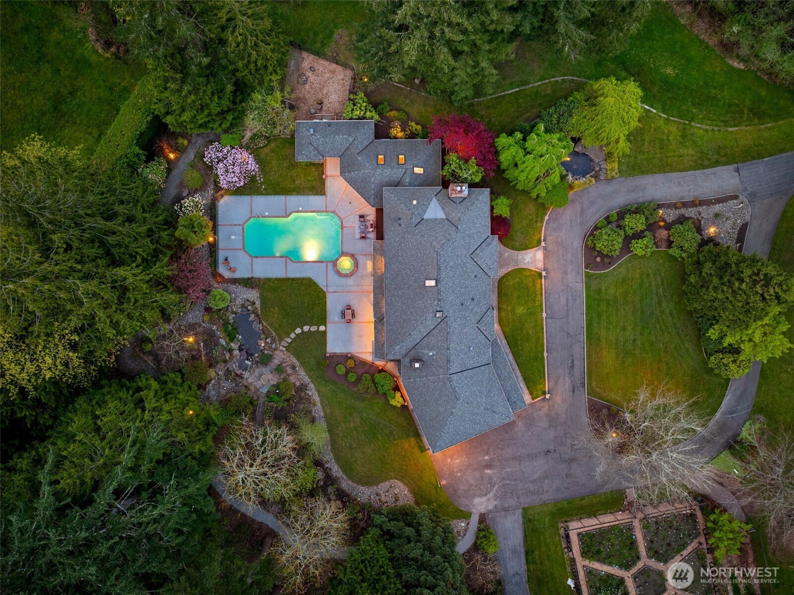 21520 SE 13th Place , Sammamish, WA 98075