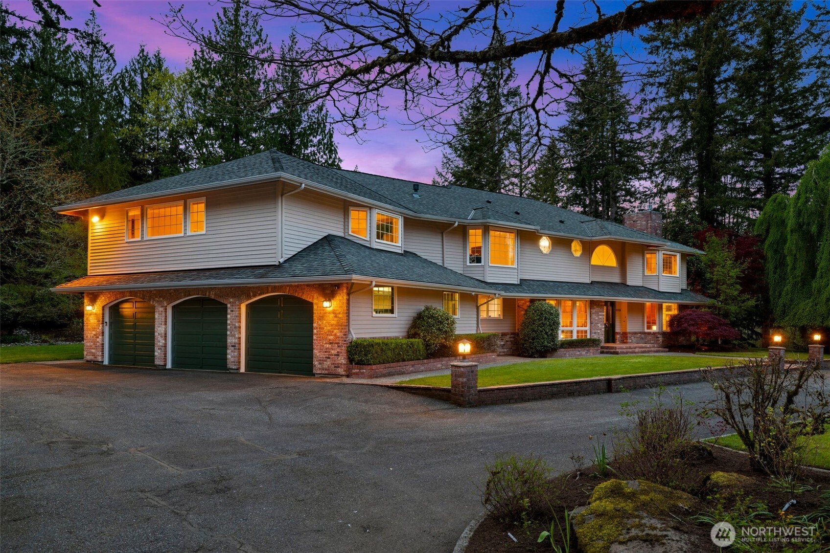 21520 SE 13th Place , Sammamish, WA 98075