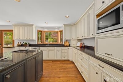 21520 SE 13th Place , Sammamish, WA 98075 - Photo 7