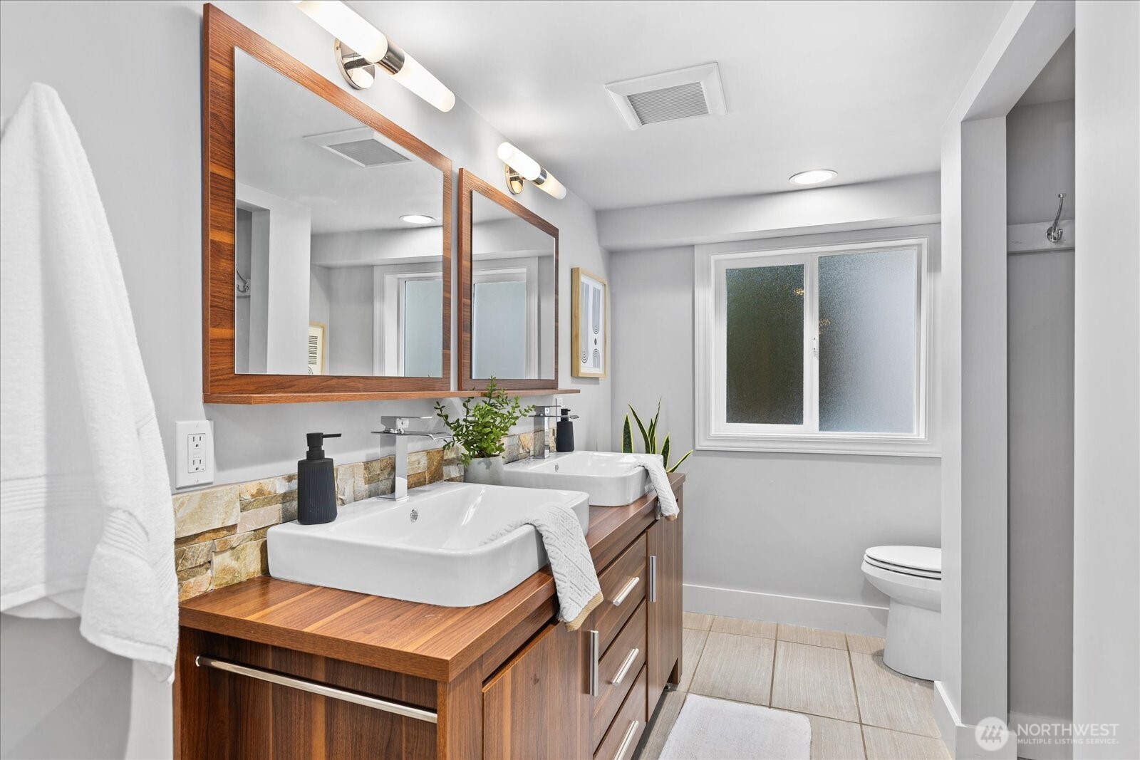 747 Olympic Avenue , Edmonds, WA 98020