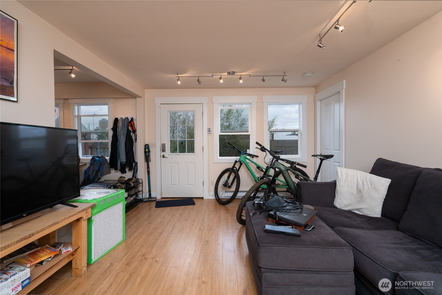 1917 Commercial Avenue , Anacortes, WA 98221