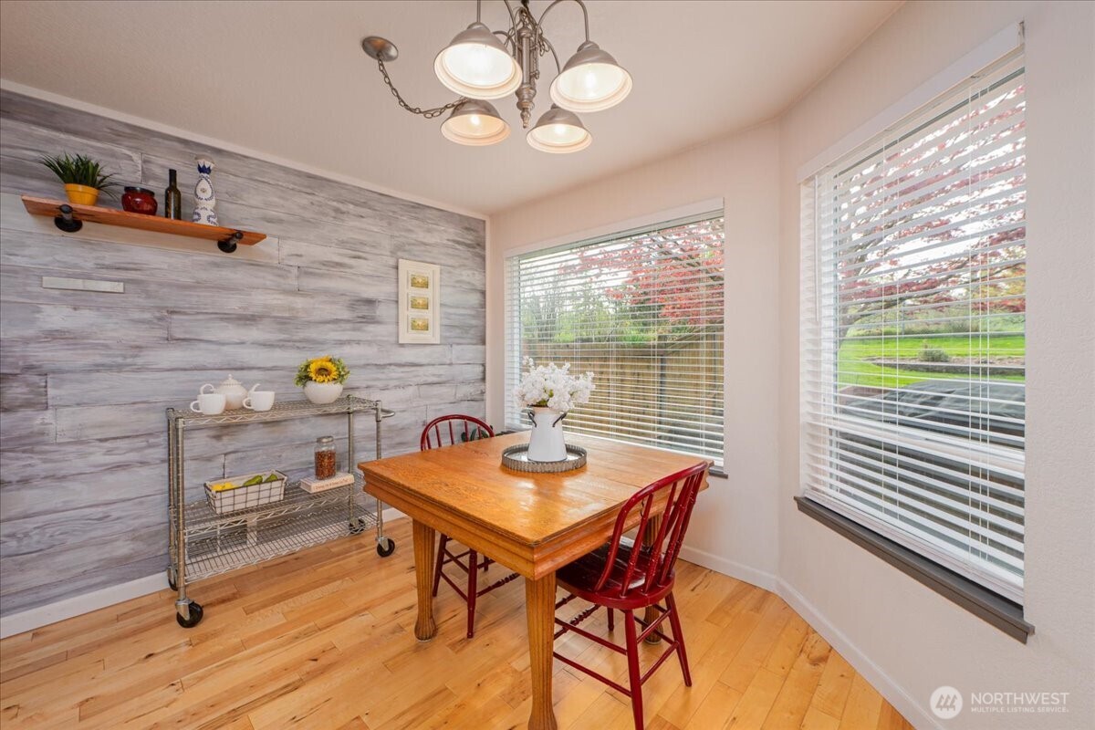 19906 28th Avenue W #B, Lynnwood, WA 98036