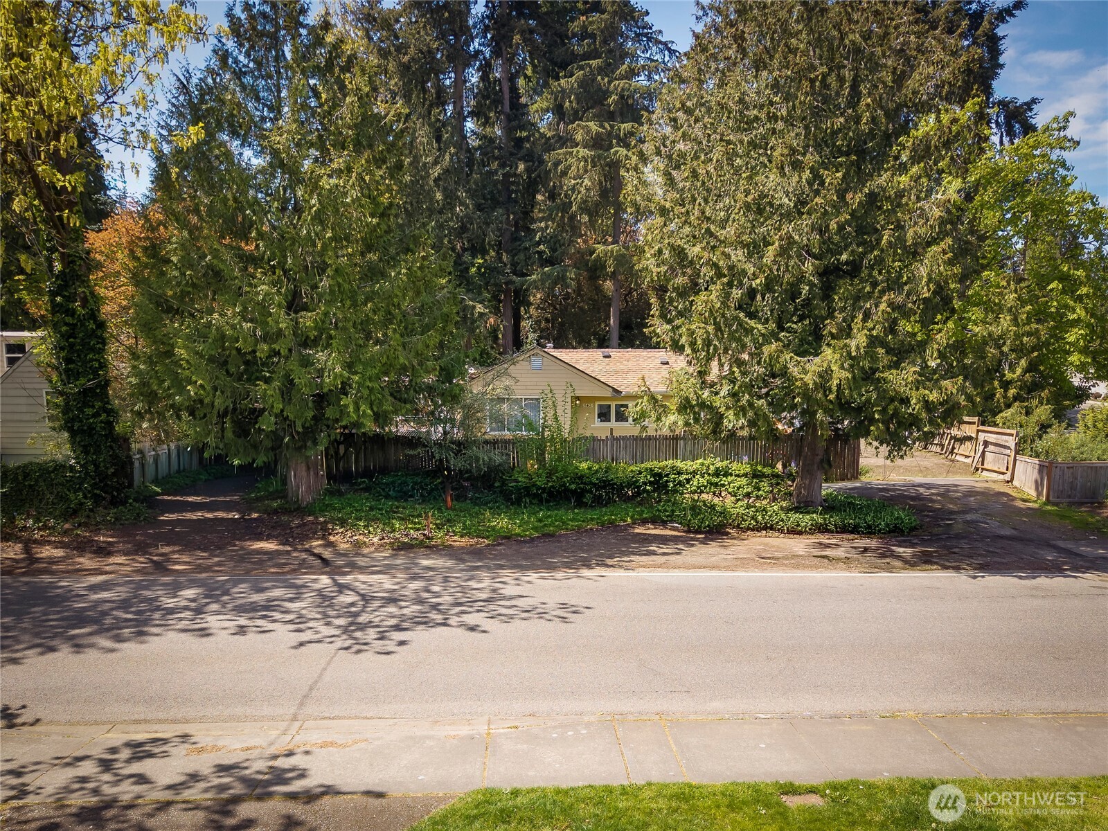 17427 10th Avenue NE, Shoreline, WA 98155