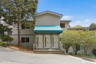 13217 15th Avenue NE #A8, Seattle, WA 98125