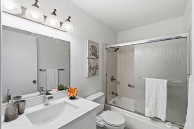 13217 15th Avenue NE #A8, Seattle, WA 98125 - Photo 23