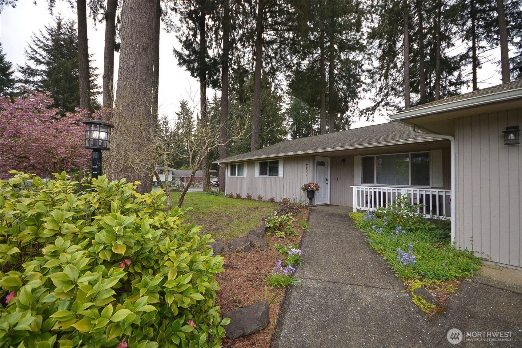 6909 33rd Avenue SW, Lacey, WA 98503
