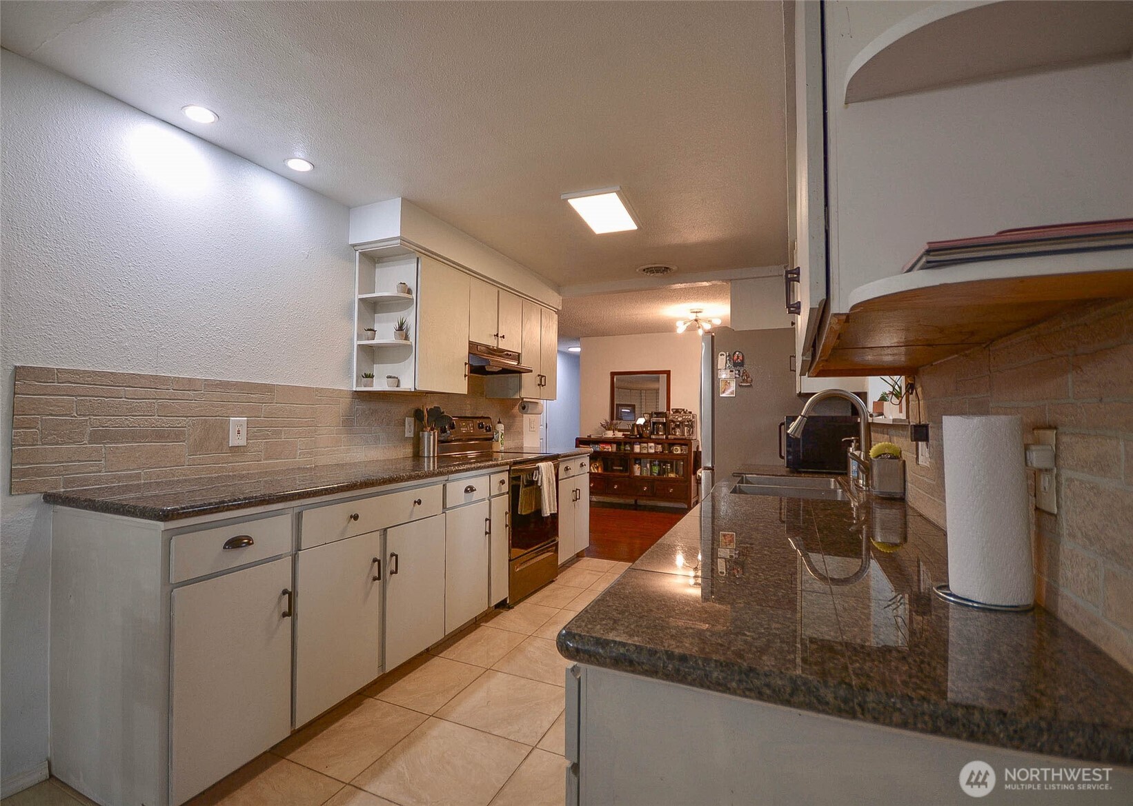 6909 33rd Avenue SW, Lacey, WA 98503