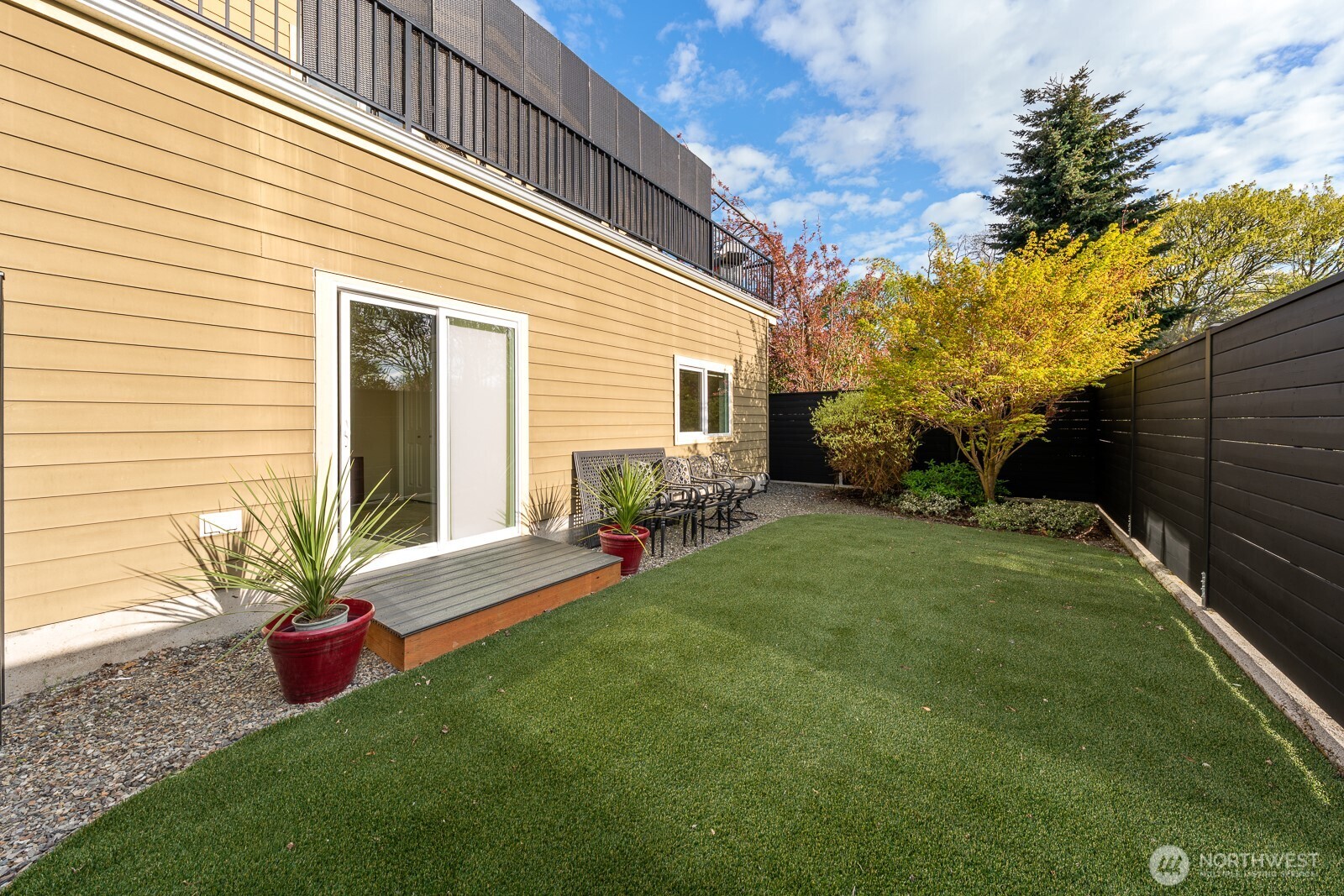 12011 9th Avenue NW #2, Seattle, WA 98177-3436