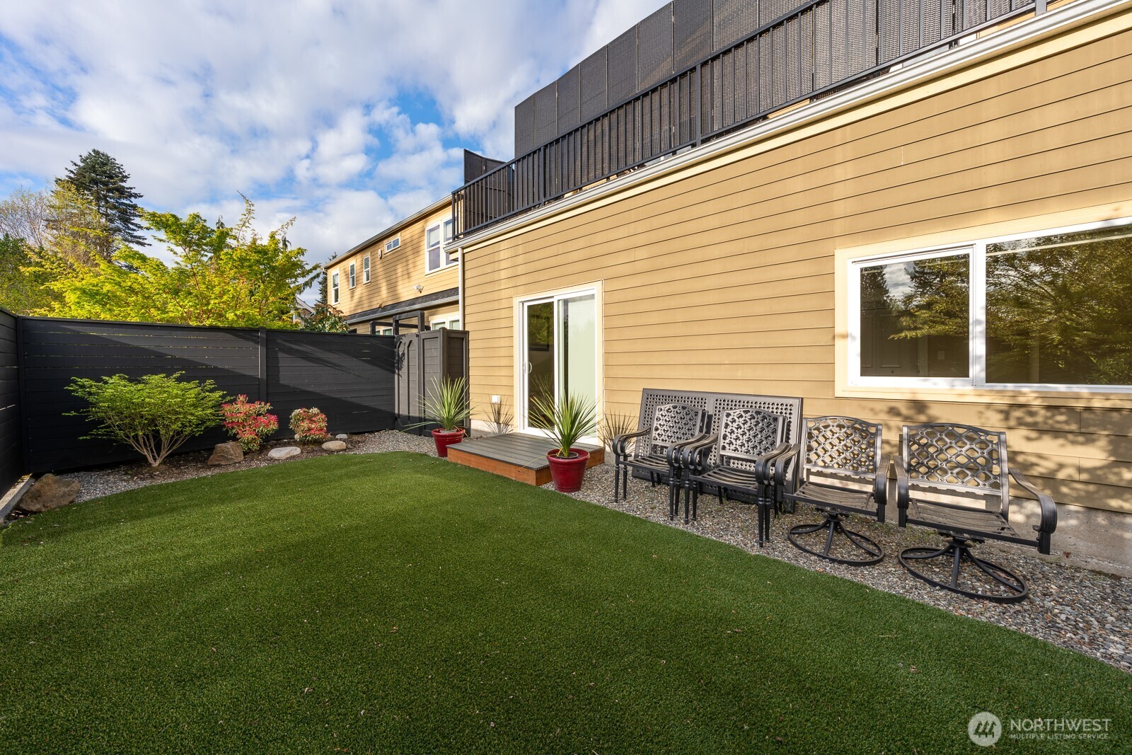 12011 9th Avenue NW #2, Seattle, WA 98177-3436