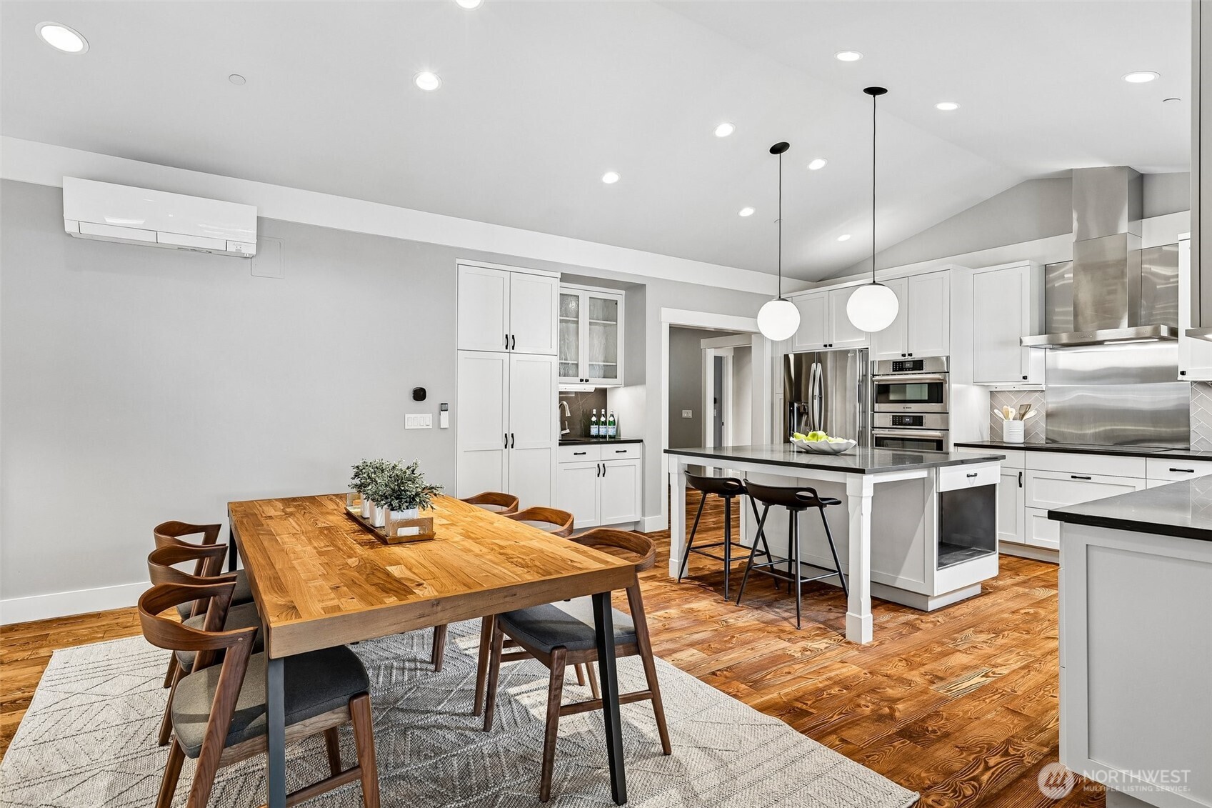 12405 NE 108th Place , Kirkland, WA 98033-4654