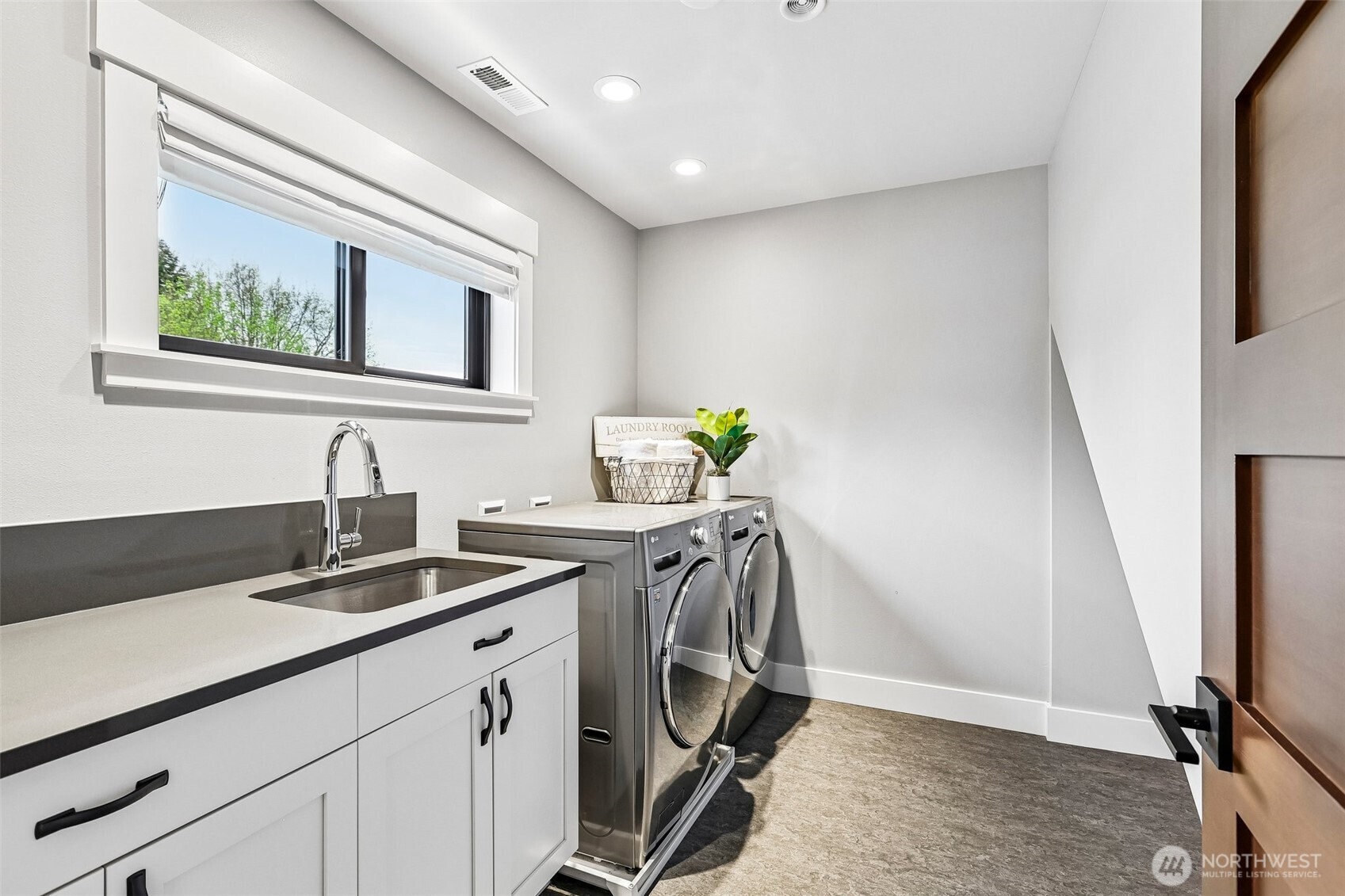 12405 NE 108th Place , Kirkland, WA 98033-4654