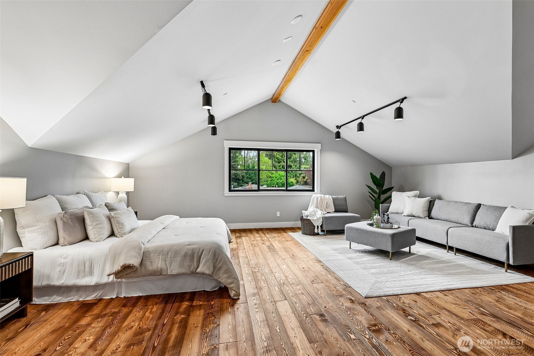 12405 NE 108th Place , Kirkland, WA 98033-4654
