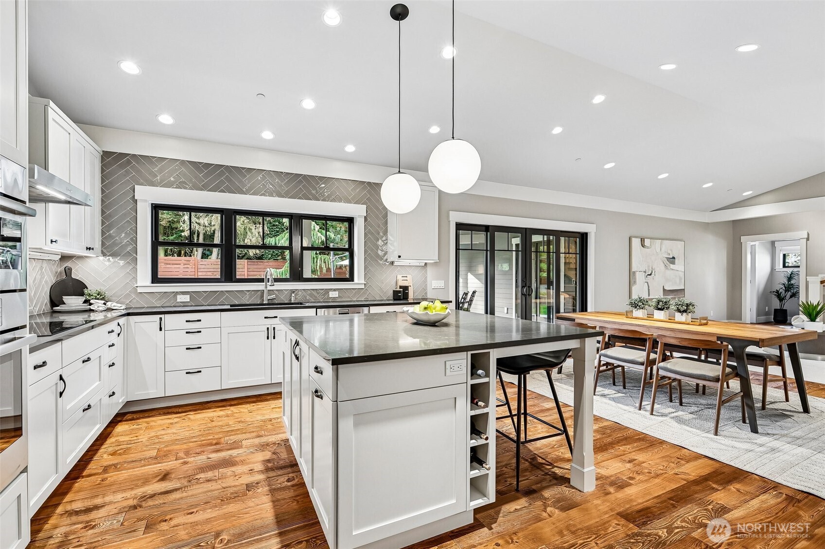 12405 NE 108th Place , Kirkland, WA 98033-4654