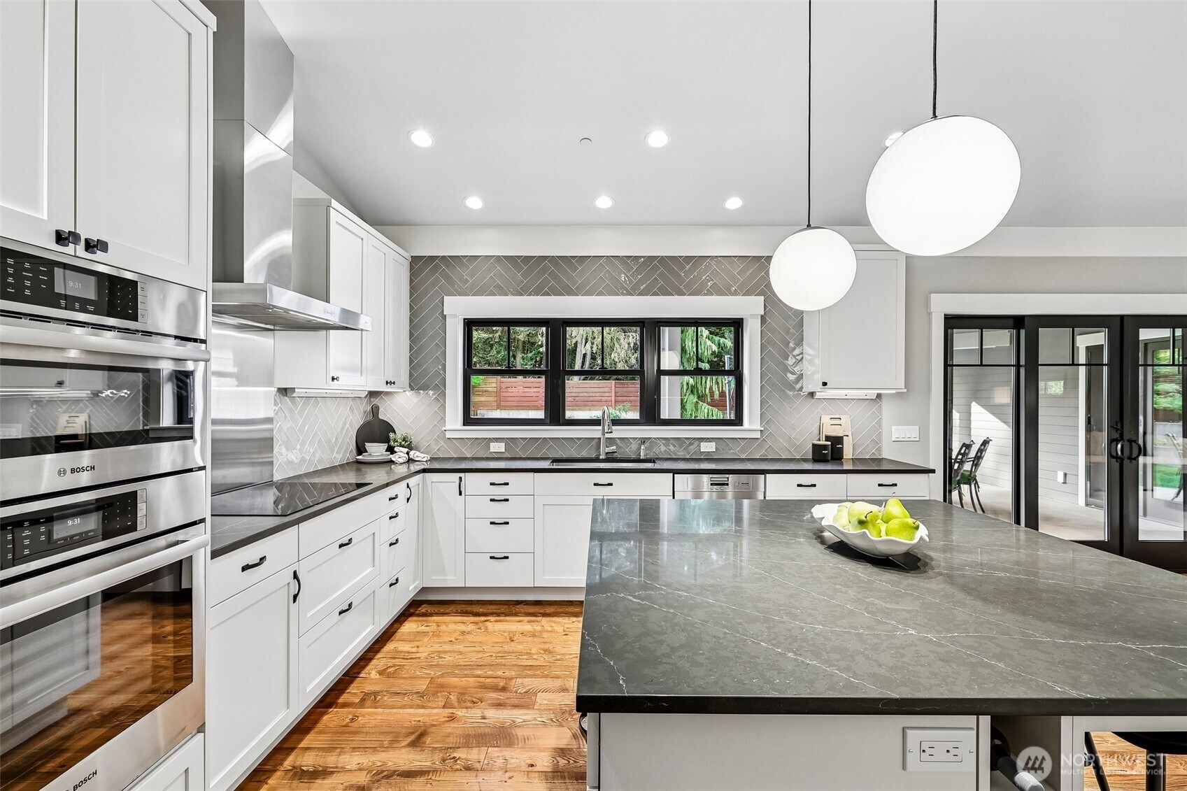 12405 NE 108th Place , Kirkland, WA 98033-4654