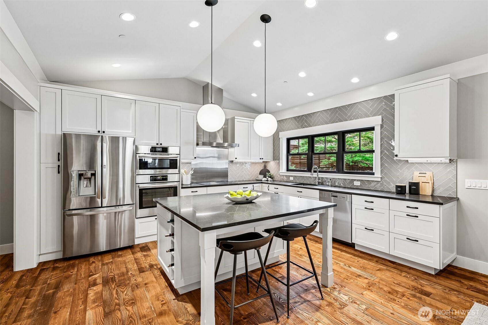 12405 NE 108th Place , Kirkland, WA 98033-4654