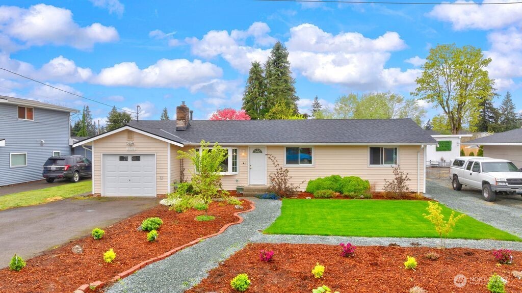 8704 48th Drive NE, Marysville, WA 98270-3010