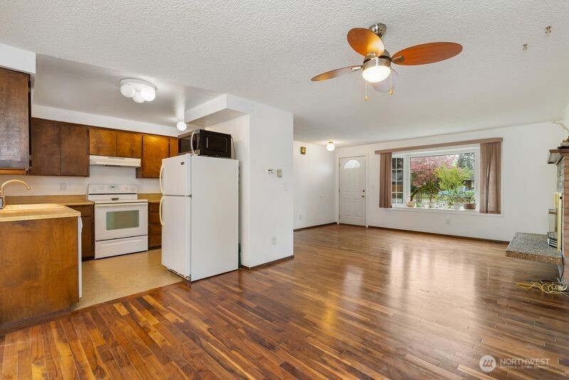 8704 48th Drive NE, Marysville, WA 98270-3010
