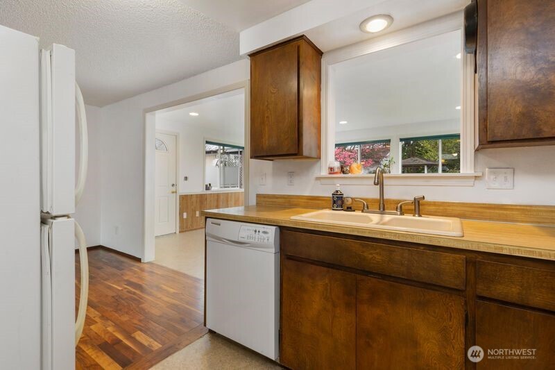 8704 48th Drive NE, Marysville, WA 98270-3010