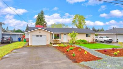 8704 48th Drive NE, Marysville, WA 98270-3010 - Photo 2