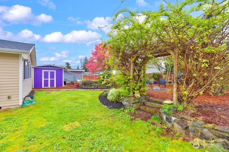 8704 48th Drive NE, Marysville, WA 98270-3010