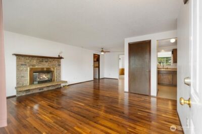 8704 48th Drive NE, Marysville, WA 98270-3010 - Photo 4