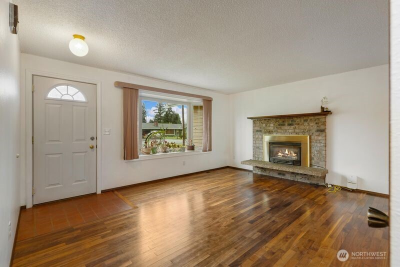 8704 48th Drive NE, Marysville, WA 98270-3010