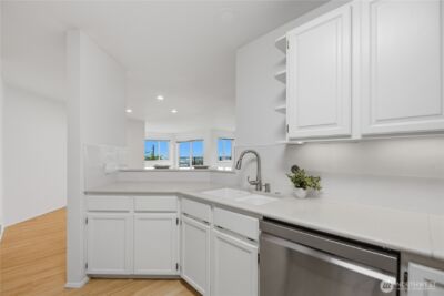 2040 13th Avenue W #13, Seattle, WA 98119 - Photo 15