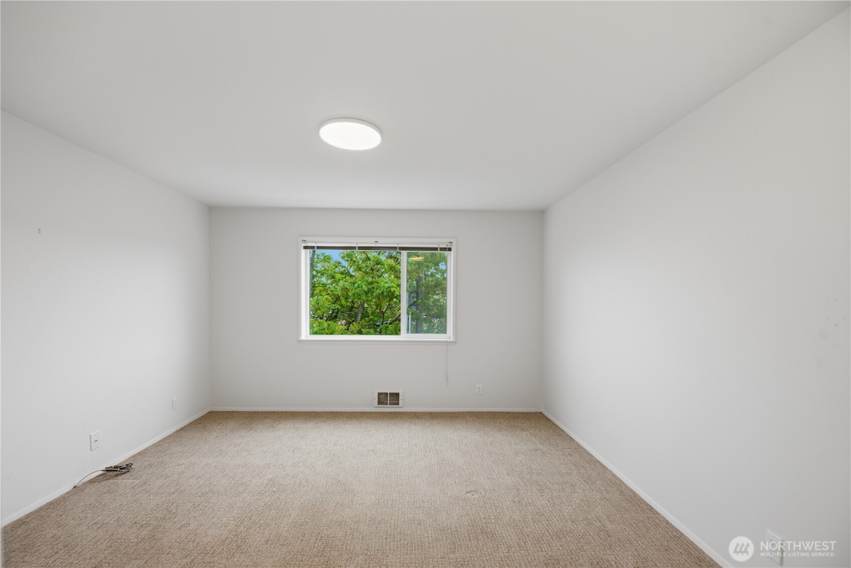 2040 13th Avenue W #13, Seattle, WA 98119