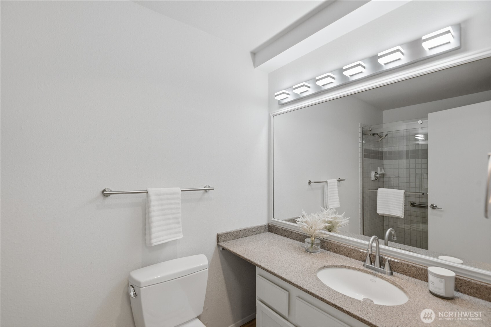 2040 13th Avenue W #13, Seattle, WA 98119