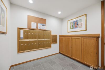 2040 13th Avenue W #13, Seattle, WA 98119 - Photo 32